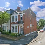 Blossom House New 3Bed House In Barons Court